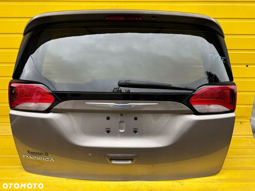 CHRYSLER PACIFICA II KLAPA BAGAŻNIKA TYŁ PTE KAMERA 17R. - 1