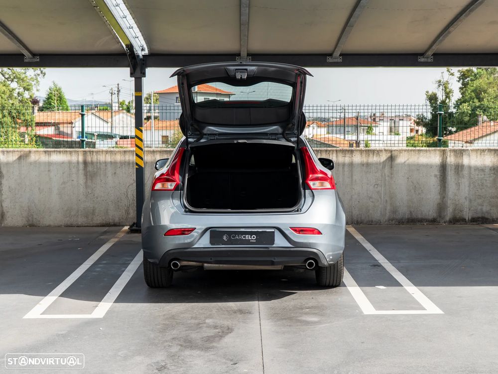 Volvo V40 2.0 D2 Momentum - 33