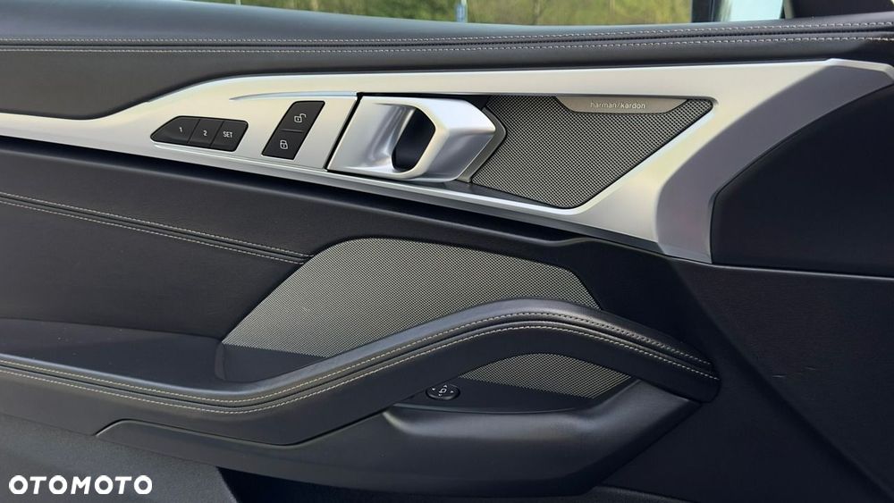 BMW Seria 8 - 29