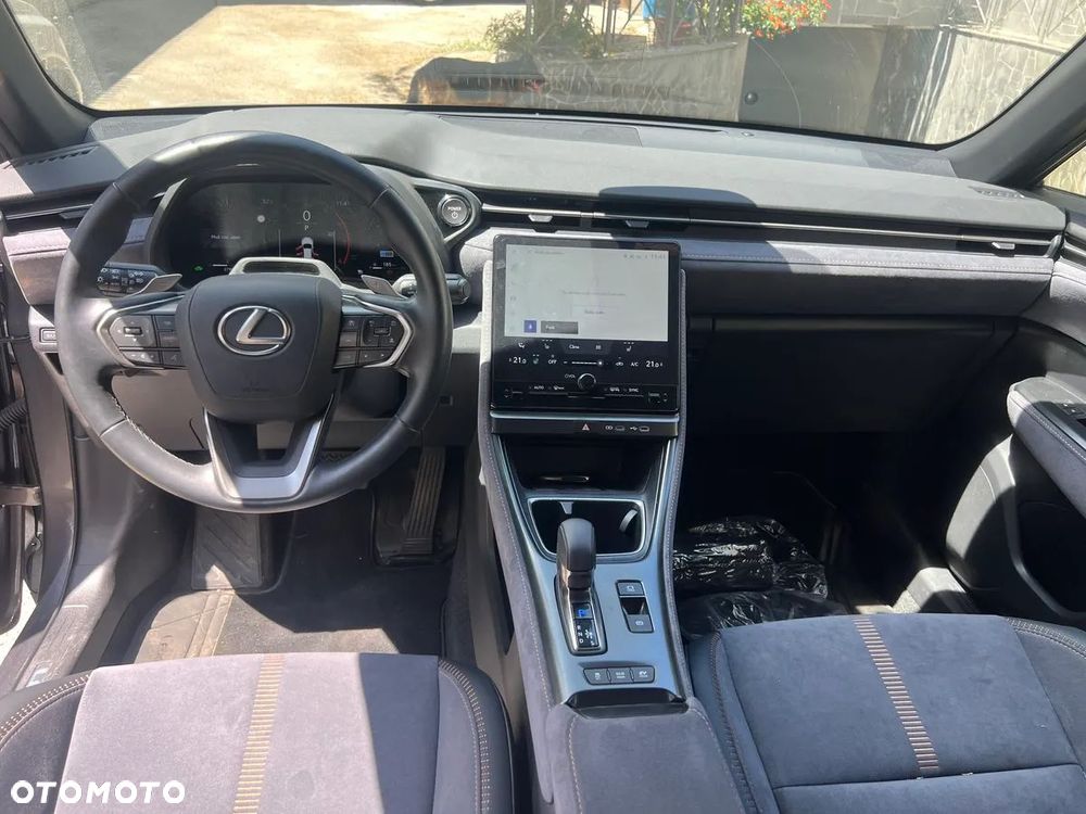 Lexus LBX AWD E-Four Cool - 10