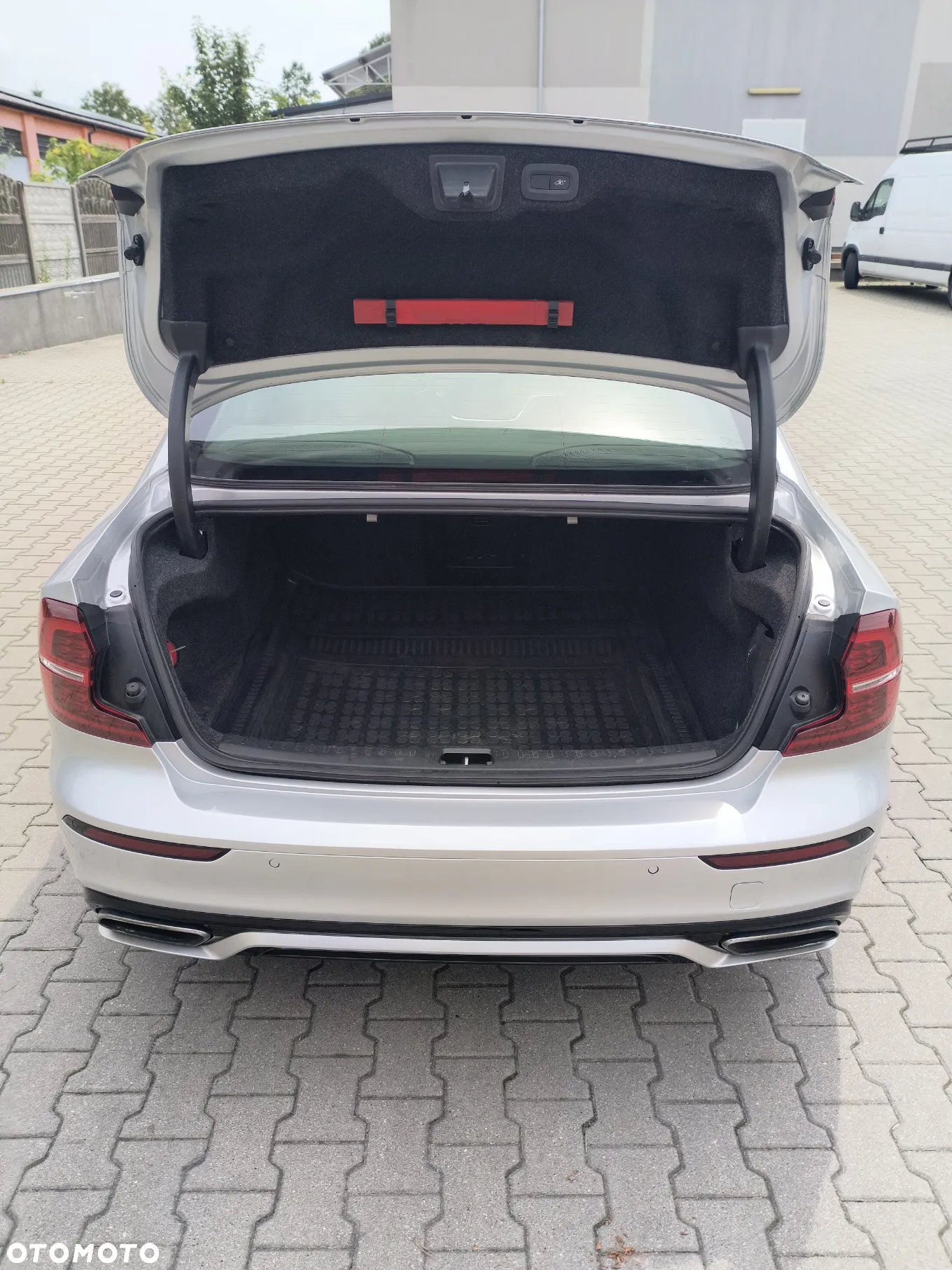 Volvo S60 T5 AWD R-Design - 9
