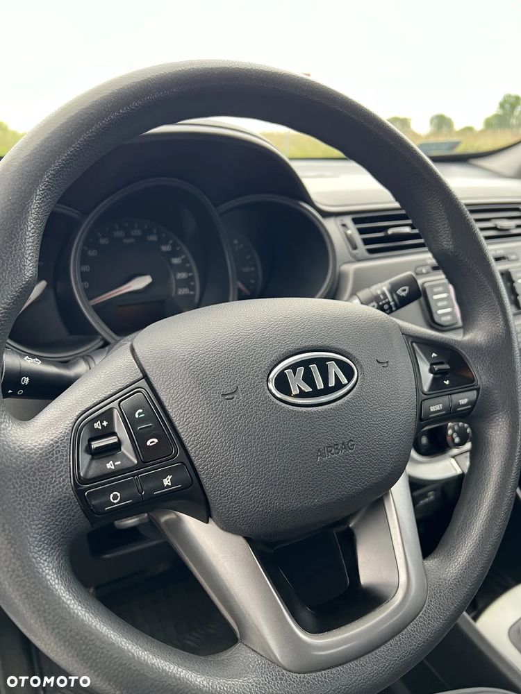 Kia Rio - 17