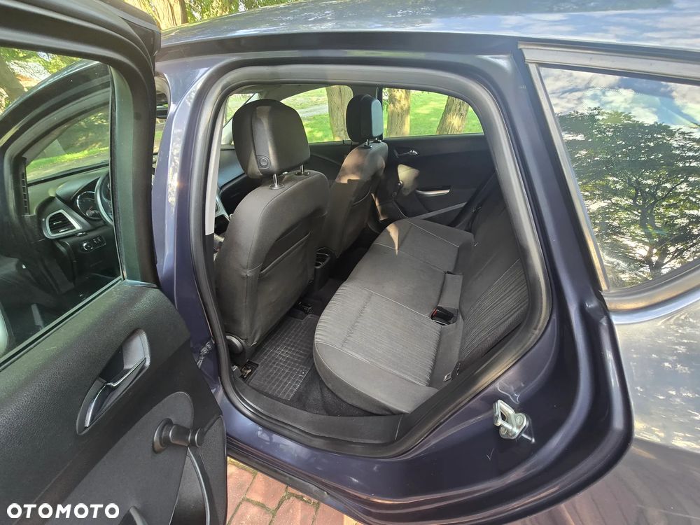 Opel Astra - 11