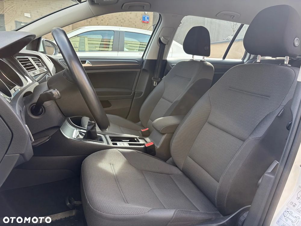 Volkswagen Golf 1.5 TSI BMT Comfortline - 12