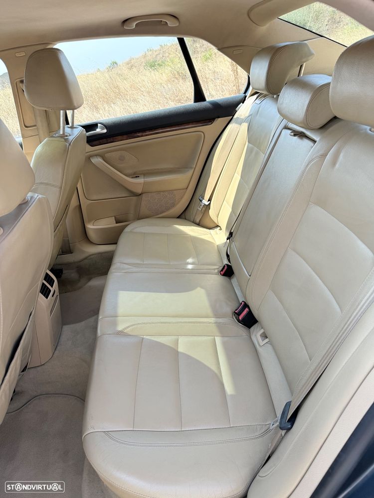 VW Jetta - 8