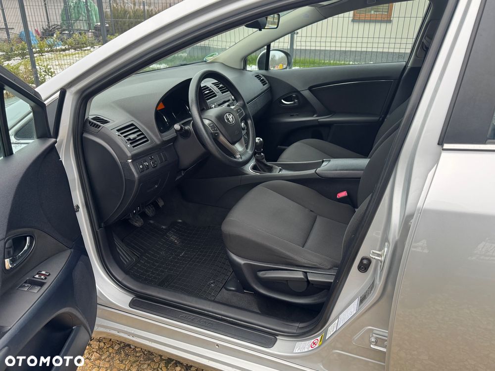 Toyota Avensis 1.6 Comfort - 20