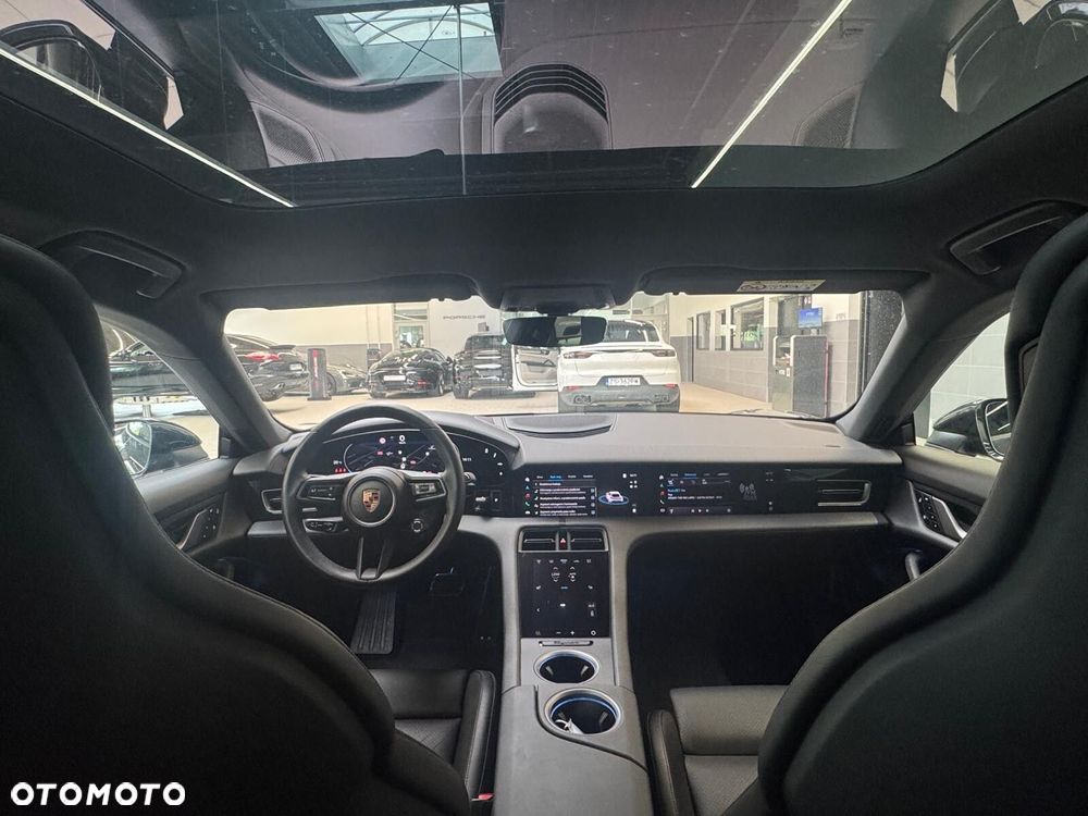 Porsche Taycan 105kWh Performance Plus - 12