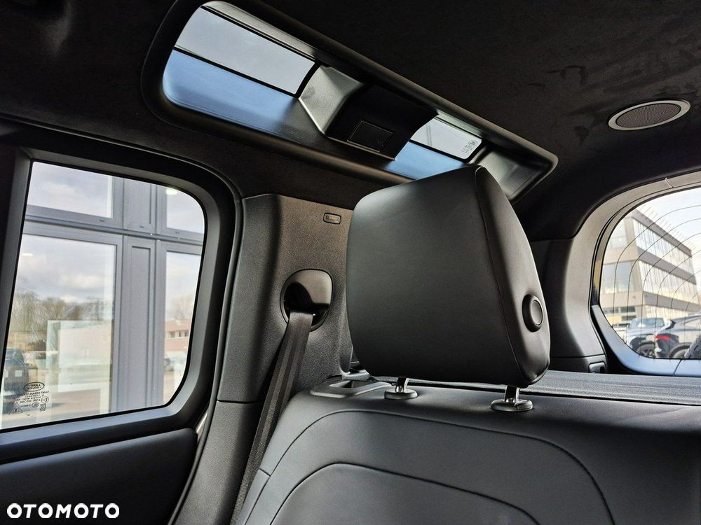 Land Rover Defender - 28