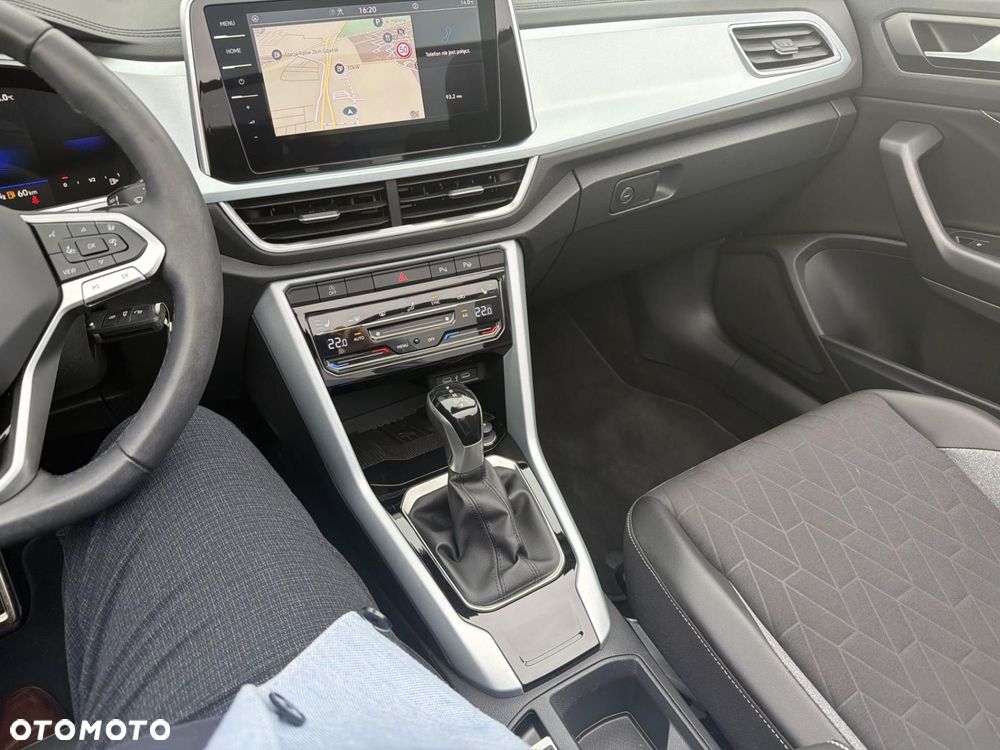 Volkswagen T-Roc - 16