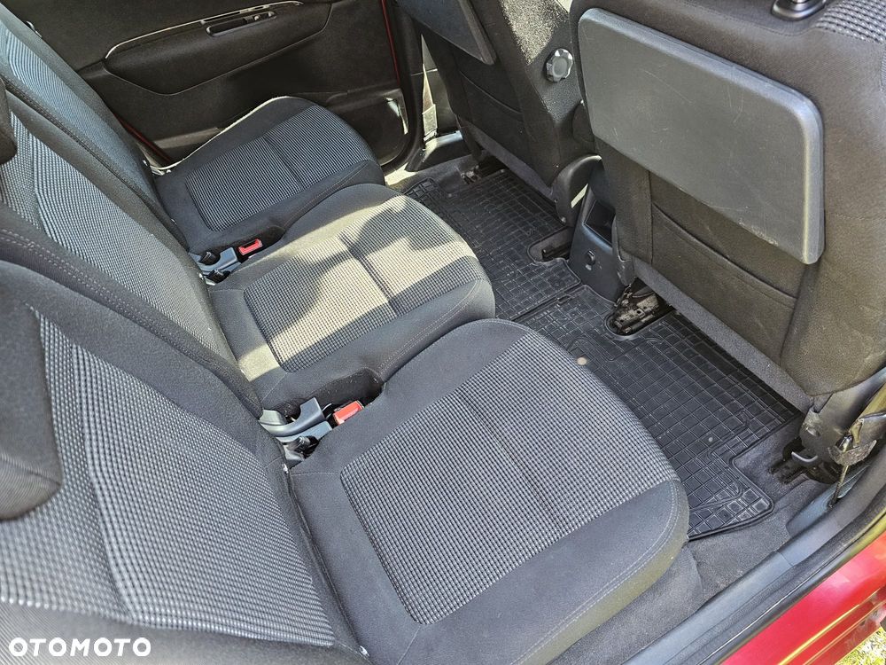 Peugeot 5008 155 THP Family - 16