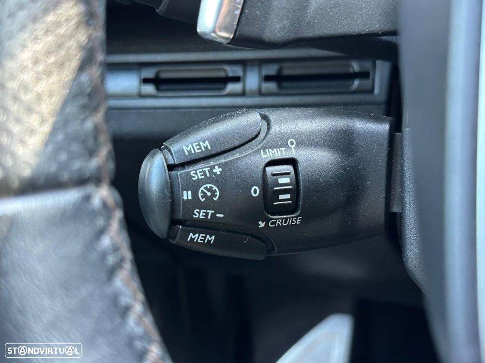 Peugeot 3008 1.5 BlueHDi GT Line EAT8 - 39