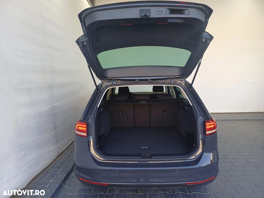 Volkswagen Passat 2.0 TDI SCR Advance - 33