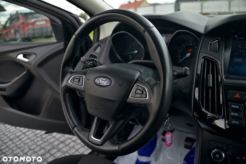 Ford Focus - 32