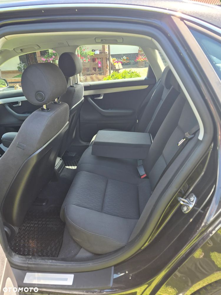 Audi A4 Limousine - 11