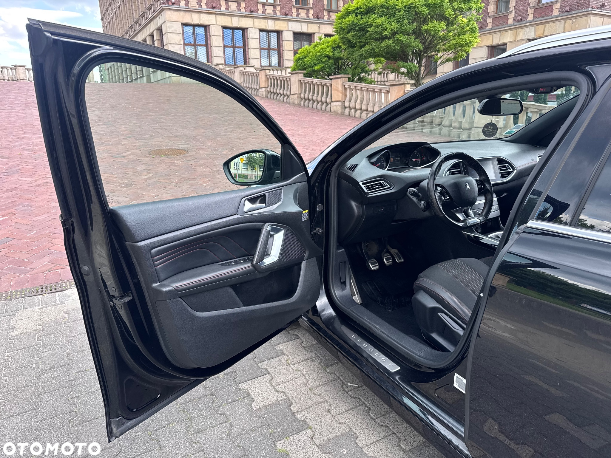 Peugeot 308 1.2 PureTech Allure S&S - 36