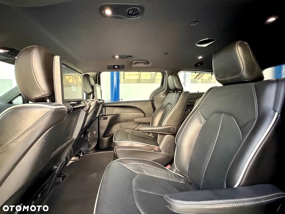 Chrysler Pacifica - 29