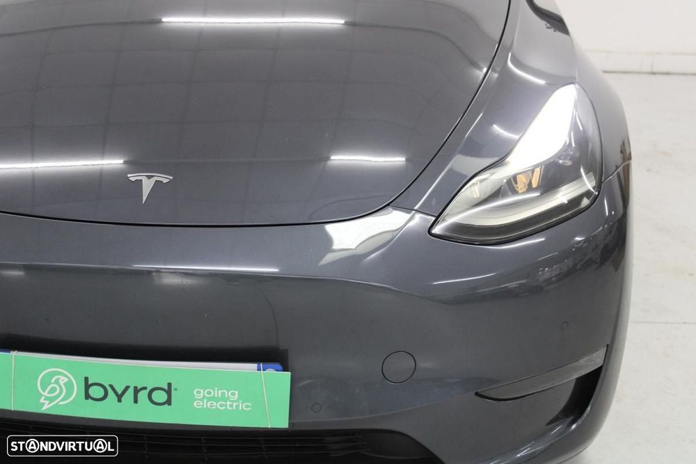 Tesla Model Y Long Range Dual Motor AWD - 4
