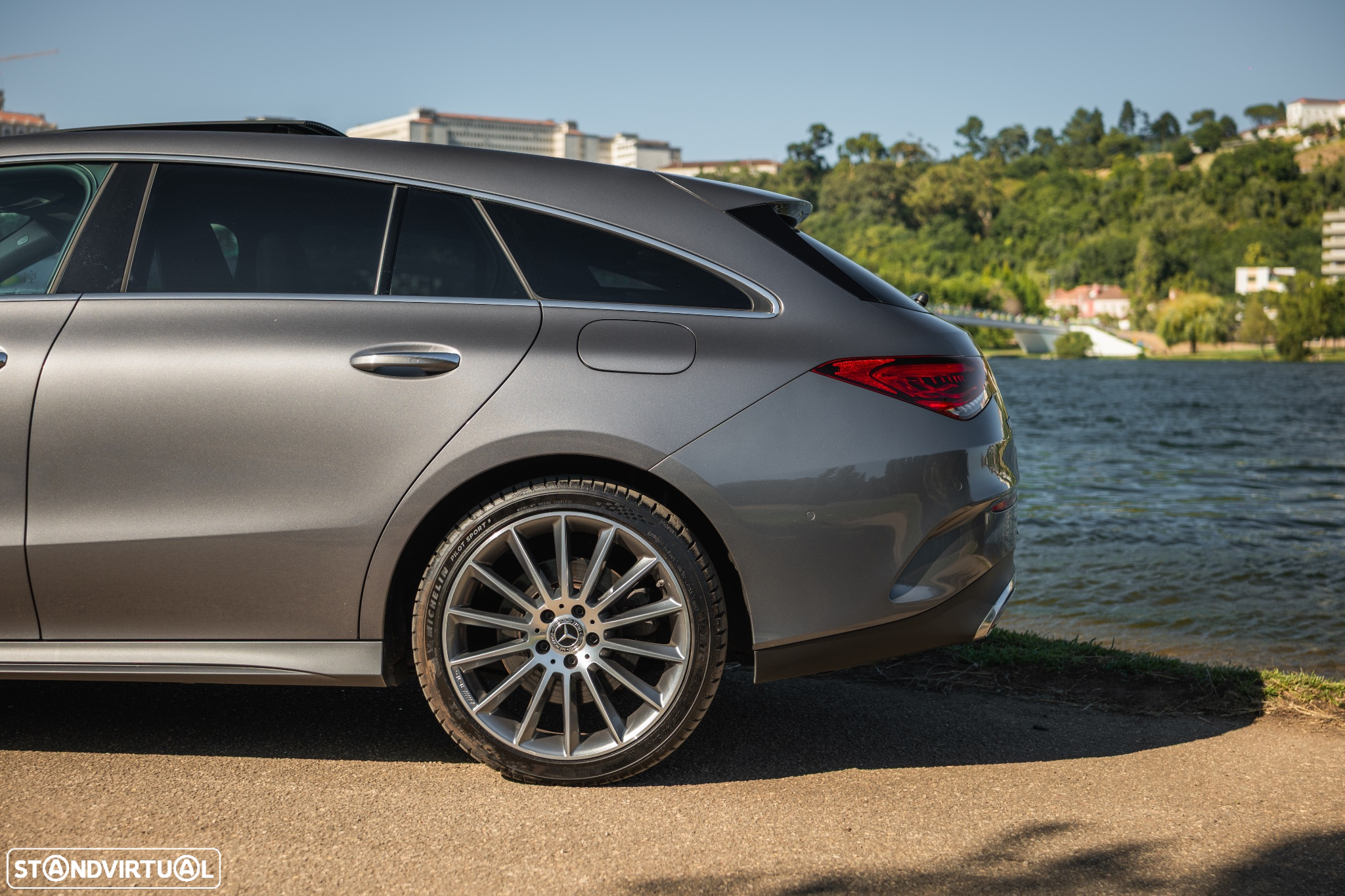 Mercedes-Benz CLA 250 e Shooting Brake 8G-DCT AMG Line Advanced Plus - 12