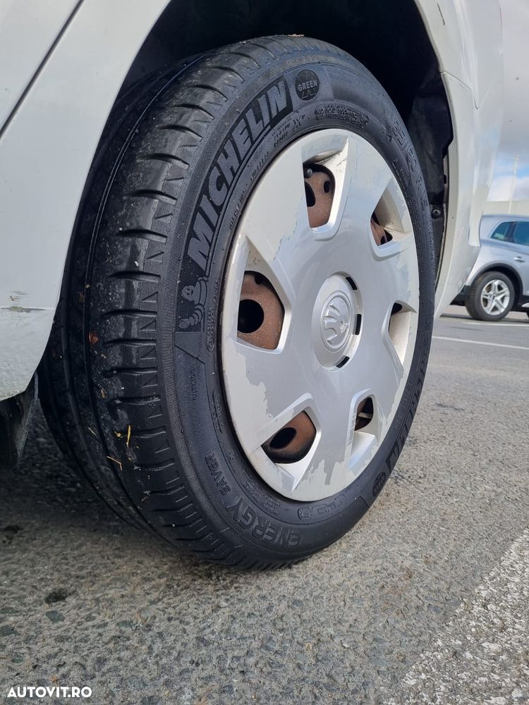 Skoda RAPID 1.4 TSI DSG Ambition - 23