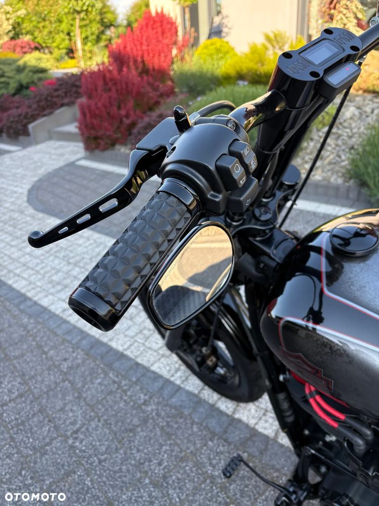 Harley-Davidson Softail Street Bob - 17