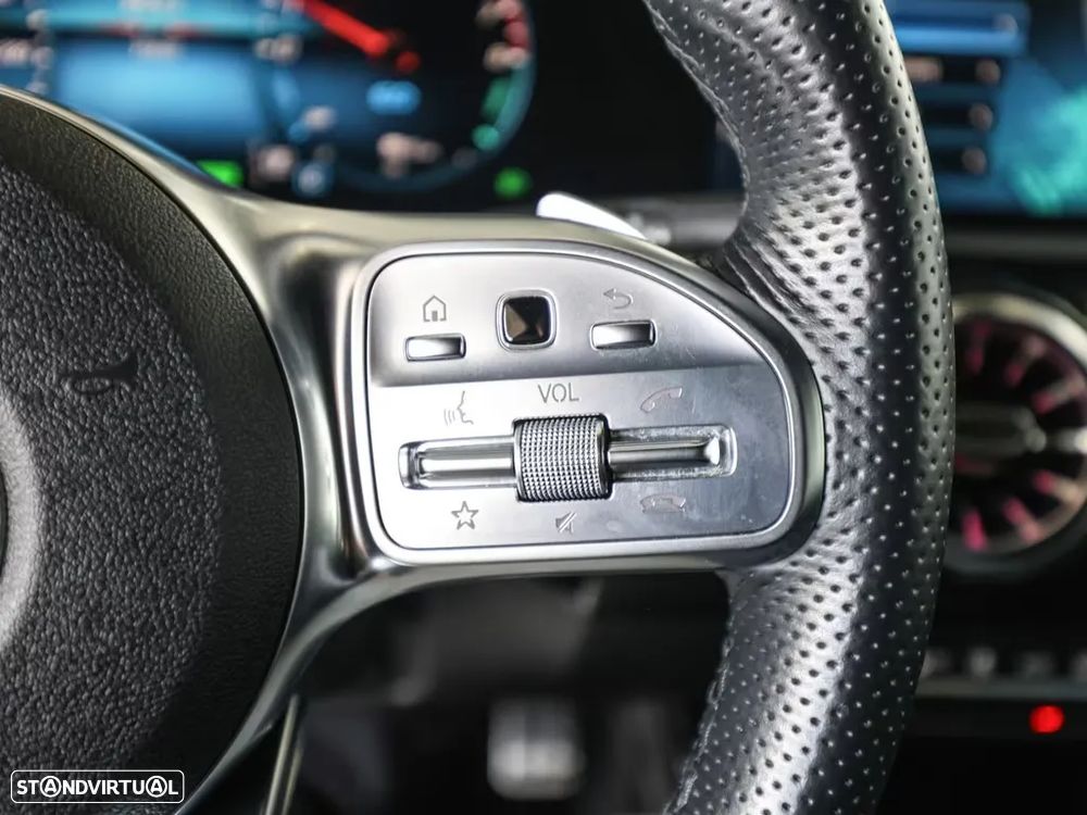 Mercedes-Benz A 250 e AMG Line - 8