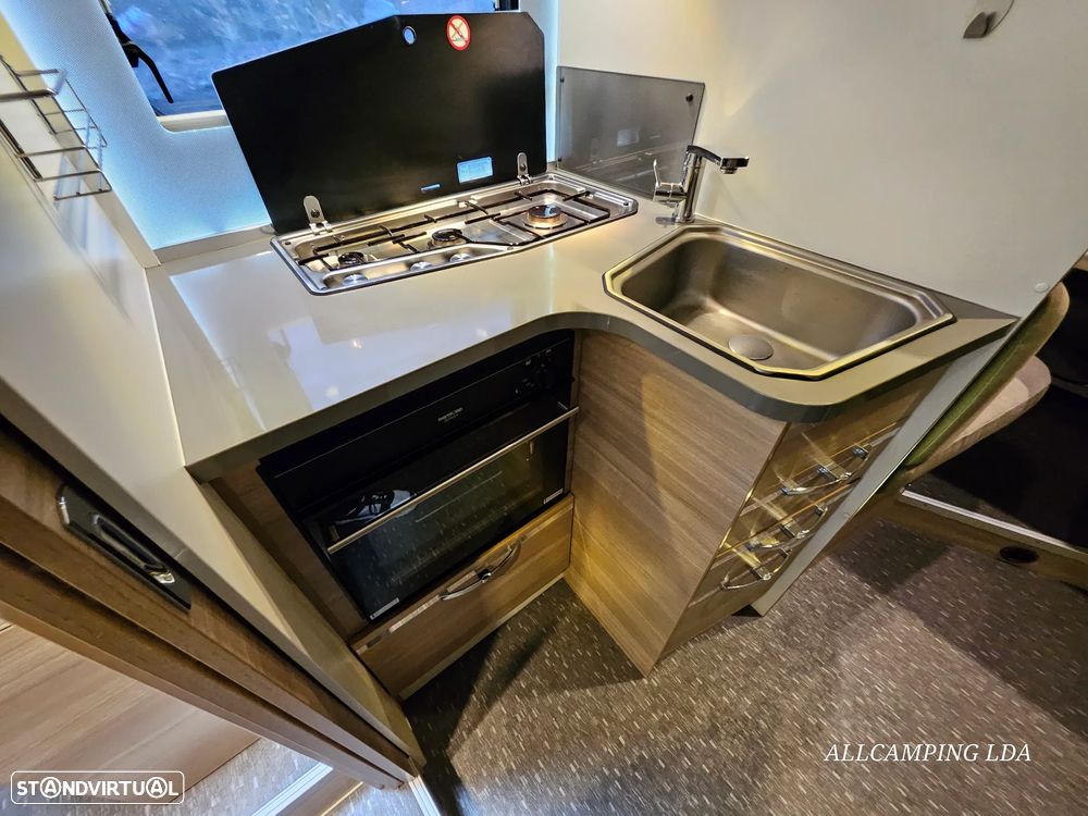 Adria Matrix M670SBC 50 YEARS 5 LUGARES DE LIVRETE CAMA CENTRAL + BASCULANTE - 46