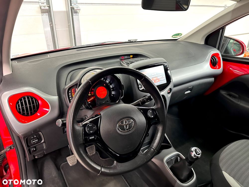 Toyota Aygo x-play connect - 9