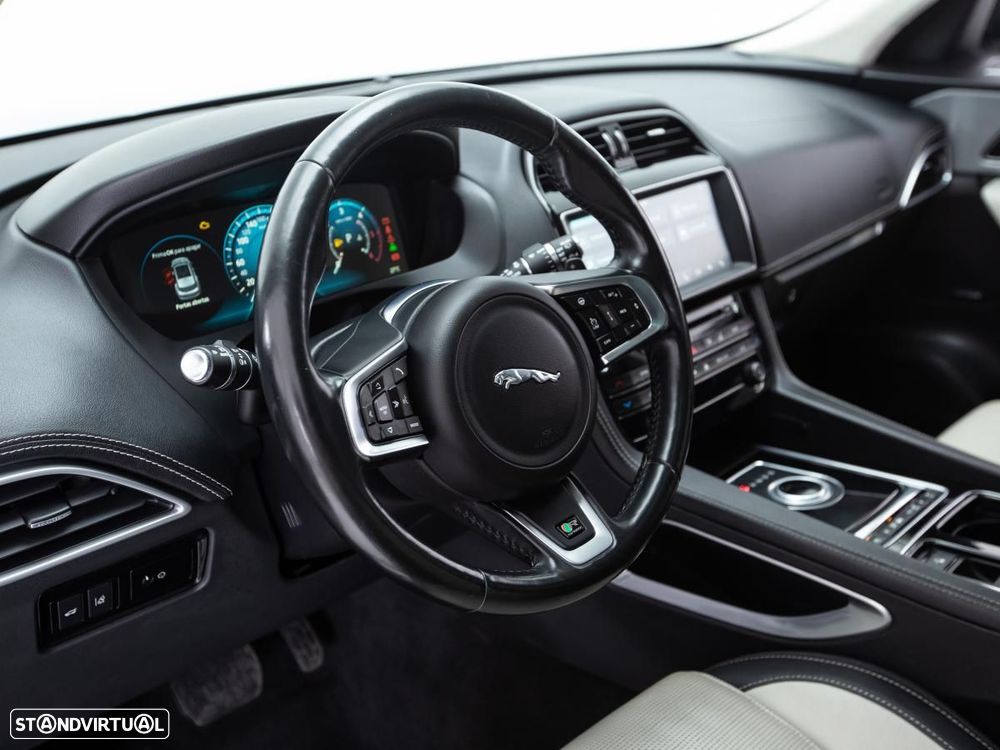 Jaguar F-Pace - 20