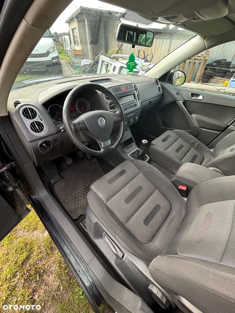 Volkswagen Tiguan - 11