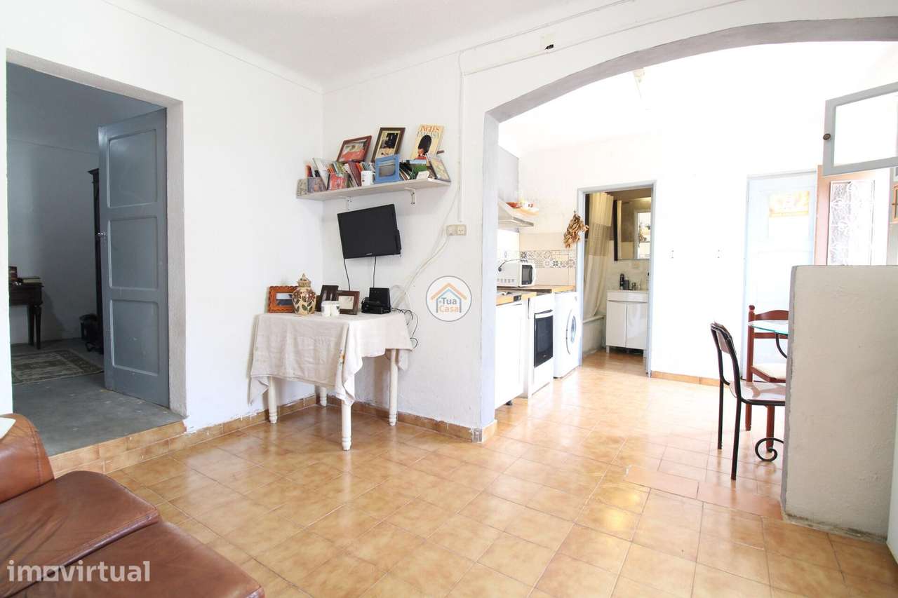 Moradia T1 com Garagem e Quintal localizado nas Aldeias de Montoito, R - Grande imagem: 5/21