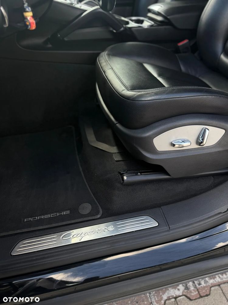 Porsche Cayenne Standard - 31