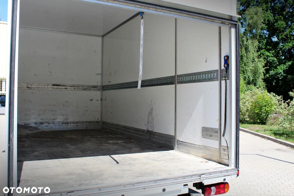 Renault Master kontener Gruau 9eup + winda BAR 750kg - 24