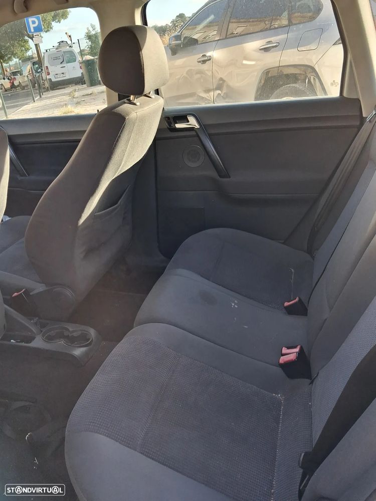 VW Polo 1.2 - 9