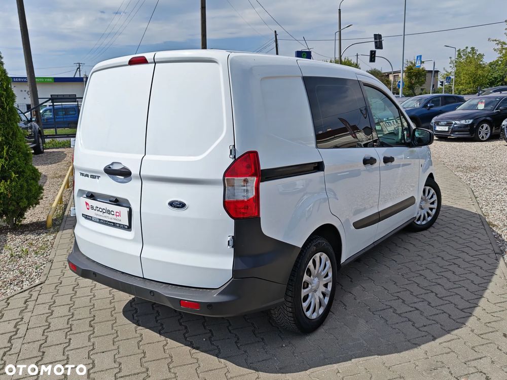 Ford Transit Courier - 8