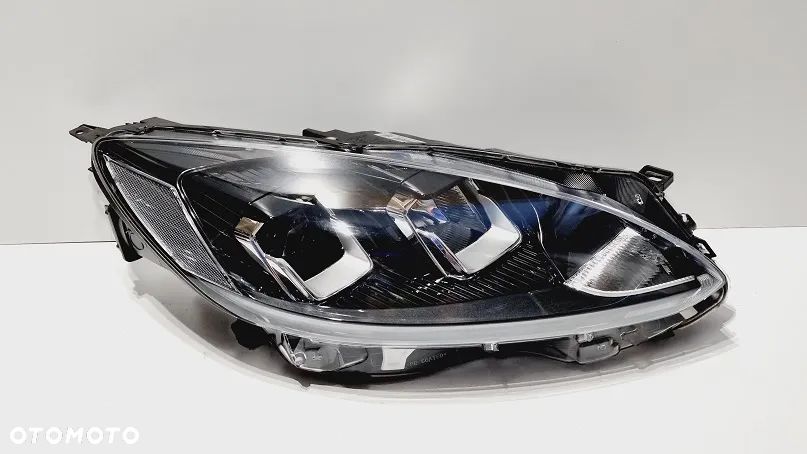 REFLEKTOR PRAWY LAMPA LED FORD KUGA MK3 EUROPA - 1
