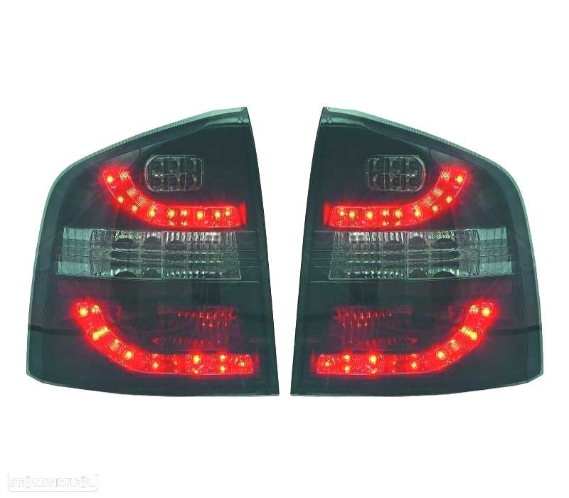 FAROLINS TRASEIROS LED SKODA OCTAVIA KOMBI 05-13 PRETO ESCURECIDO - 1