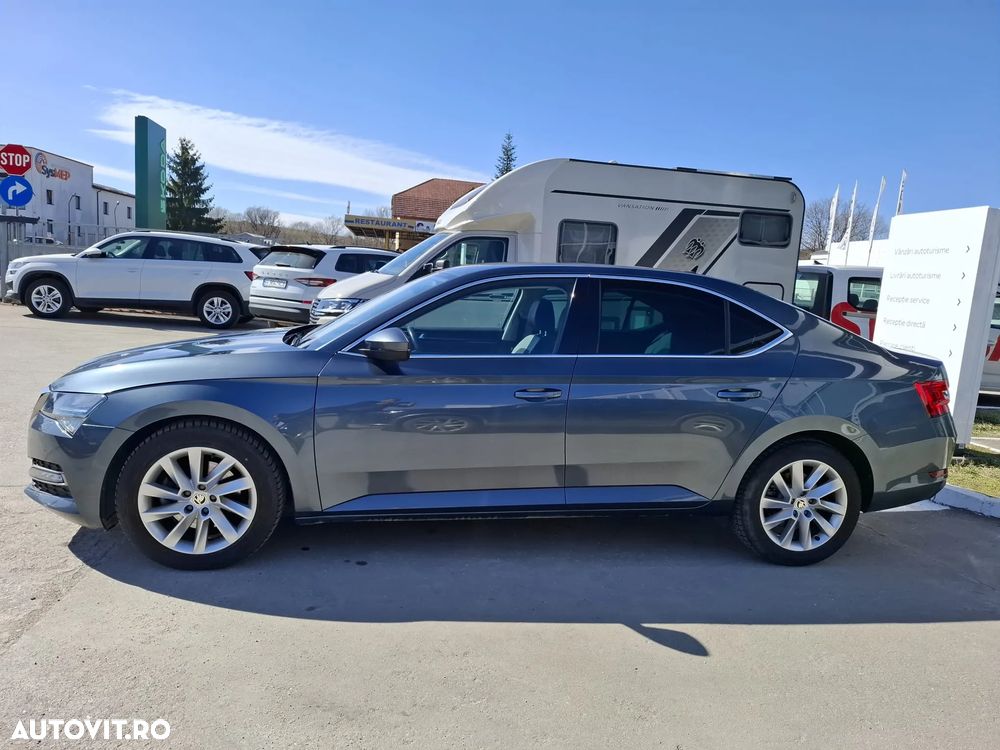 Skoda Superb 2.0 TDI DSG Style - 4