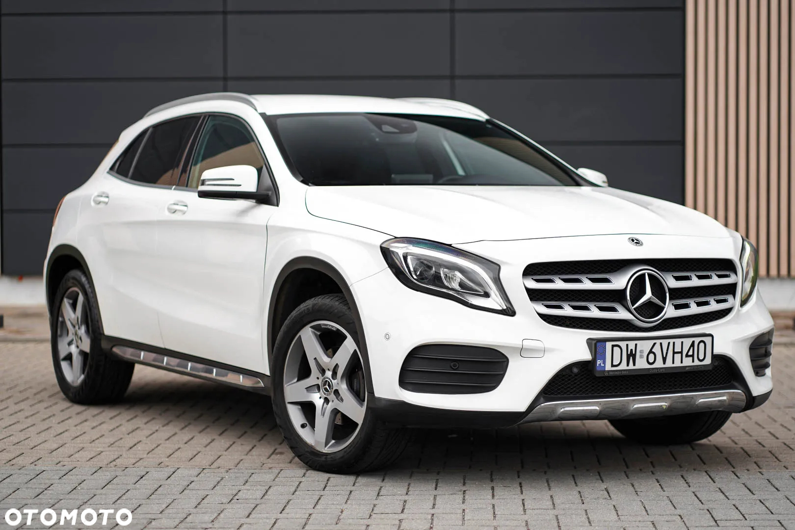 Mercedes-Benz GLA 200 7G-DCT AMG Line - 16