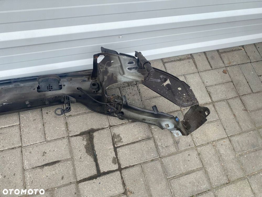 PAS PRZEDNI GÓRNY OKULAR VOLVO C30 EU - 10