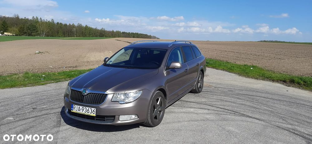 Skoda Superb 2.0 TDI Ambition - 1
