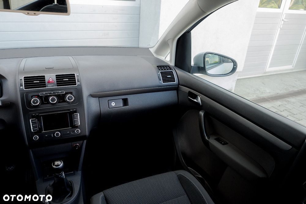 Volkswagen Touran 2.0 TDI Highline - 36