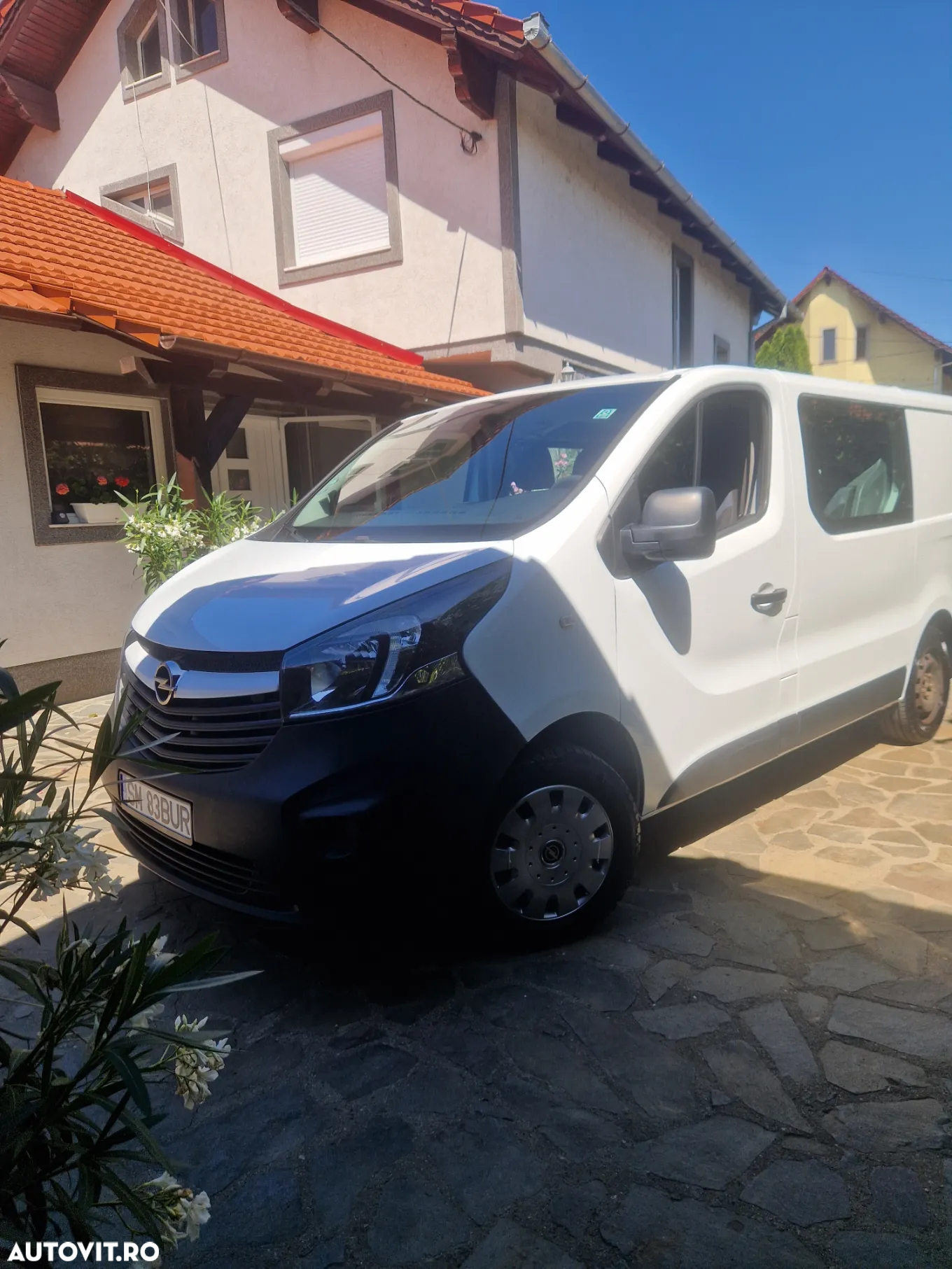 Opel Vivaro - 2