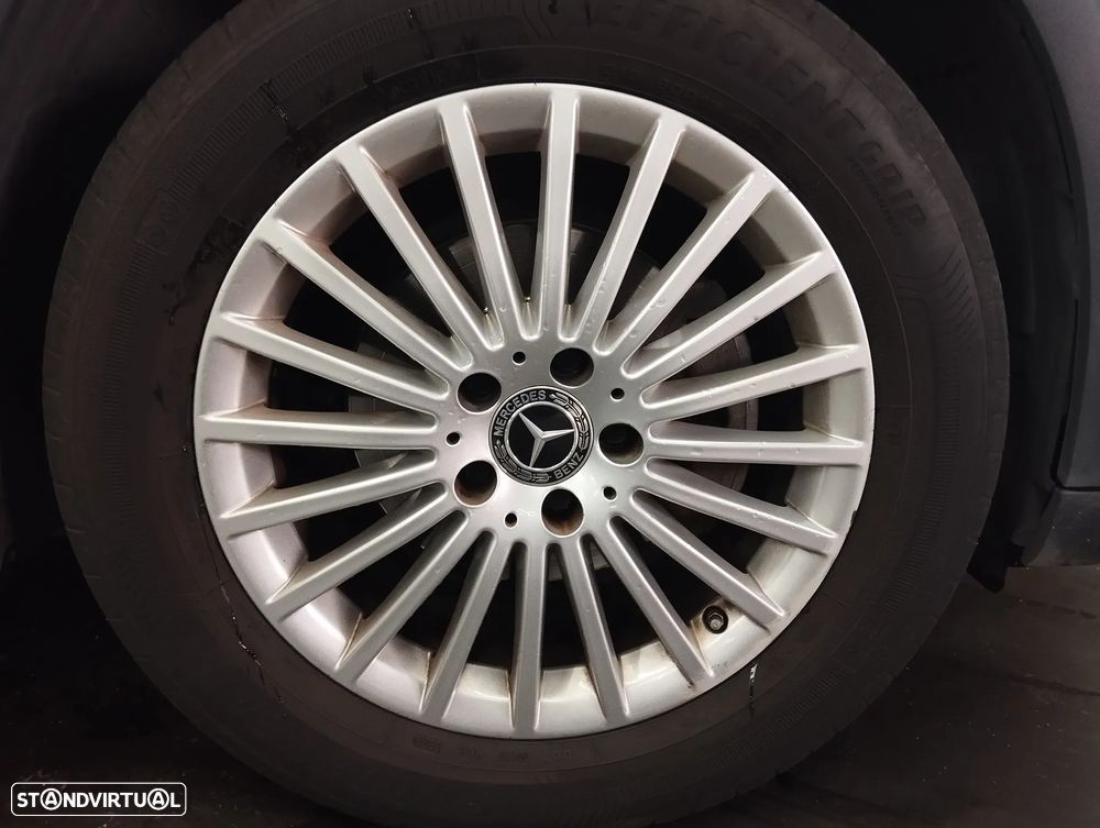 Mercedes-Benz GLA 180 d - 9