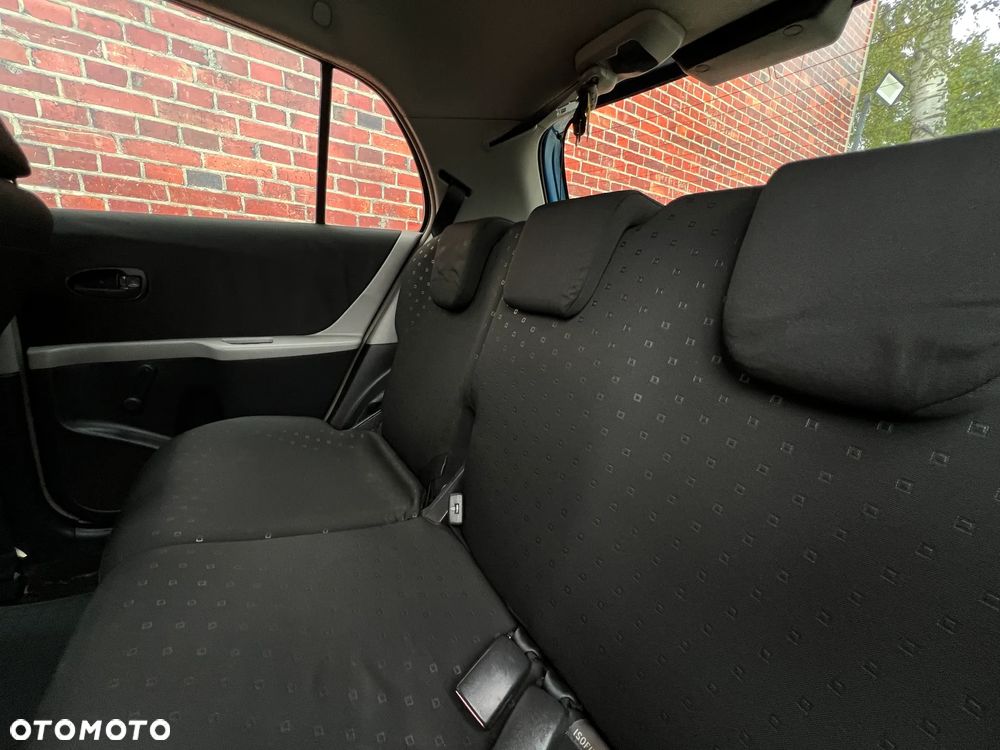Toyota Yaris - 17