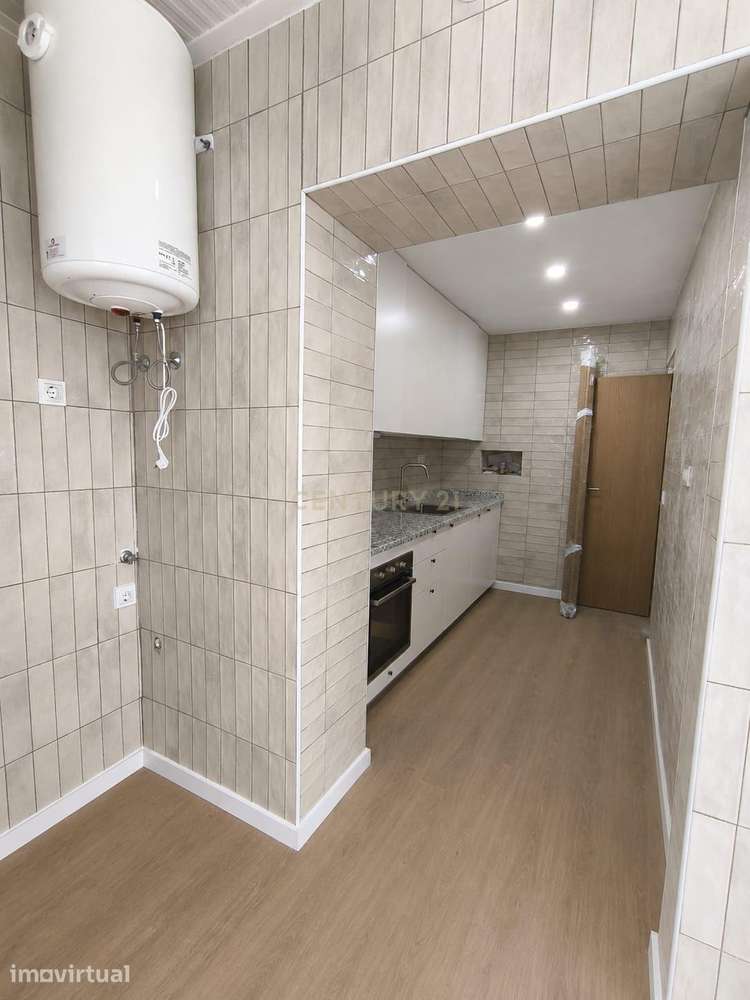 Apartamento T2 único com características de Moradia | Garagem | Lograd - Grande imagem: 4/29