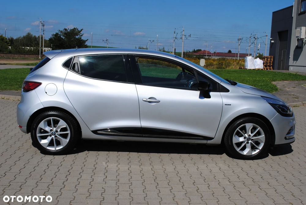 Renault Clio 1.2 16V 75 LIMITED - 37