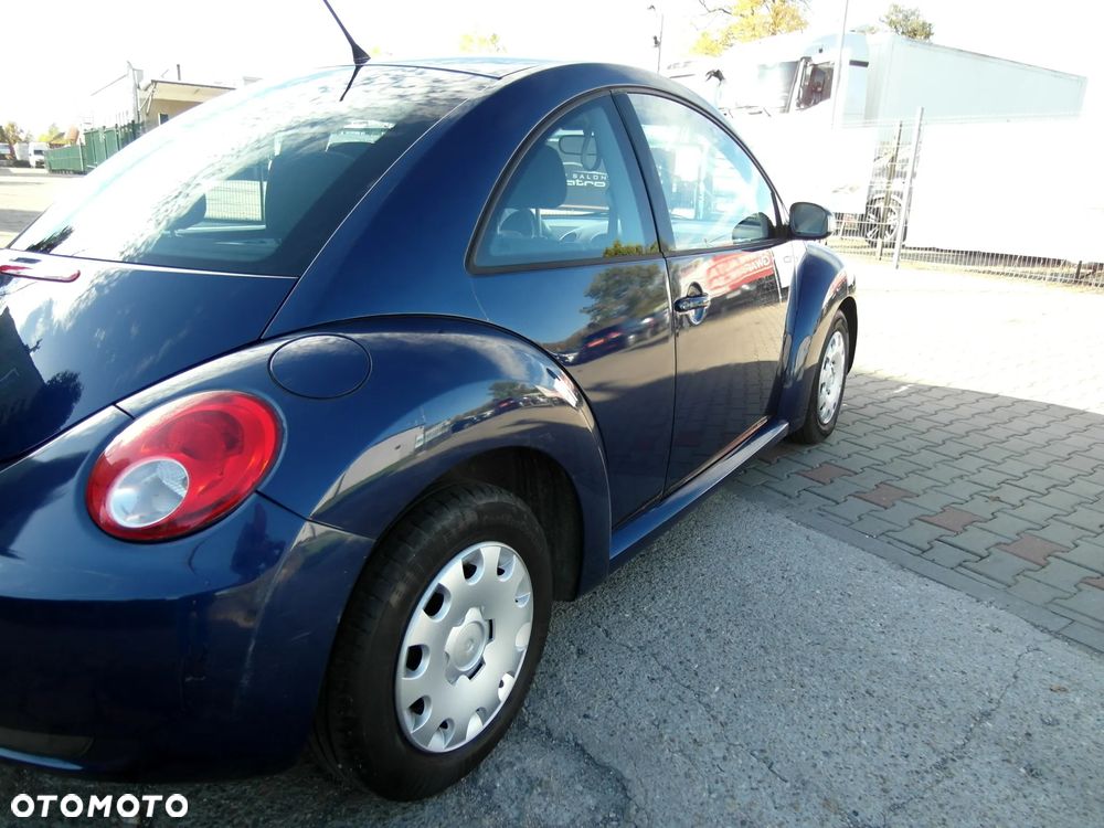 Volkswagen New Beetle - 10