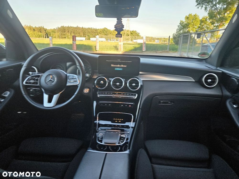 Mercedes-Benz GLC 300 e 4-Matic - 22