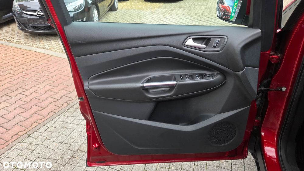 Ford Kuga 2.0 TDCi 2x4 Titanium - 21