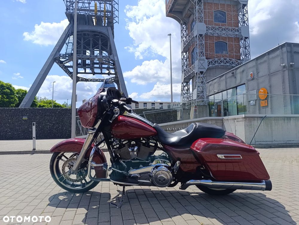 Harley-Davidson Touring Street Glide - 4